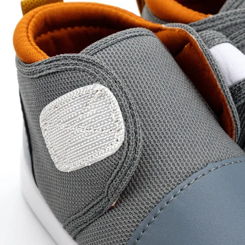 Vista 2 de ikiki - Zapatos chirriantes para niños pequeños V1 con interruptor de encendido/apagado Agente Pizarra