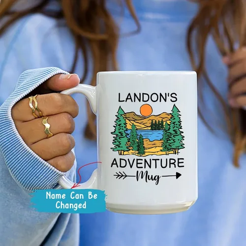 Vista 3 de Taza personalizada de fogata – 11 oz y 15 onzas, nombre personalizado, diseños de aventura y montaña, perfecta para campistas y viajeros