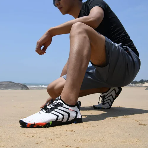 Vista 4 de WateLves - Zapatos de agua para hombres y mujeres, para natación, para la playa, la piscina, surfear, hacer yoga o aeróbics acuático, calcetines