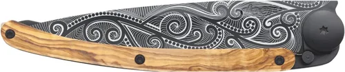 Vista 5 de deejo - Navaja de bolsillo plegable 37G con clip para cinturón - Diseño pacífico, hoja de acero inoxidable de 3.7 pulgadas, acabado de titanio