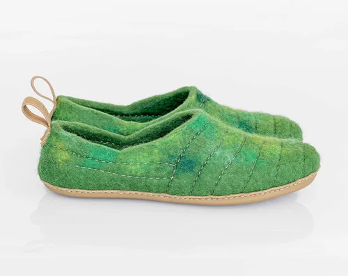 Vista 3 de Handcrafted Felted Wool Clogs for Women Boiled Wool House Slippers