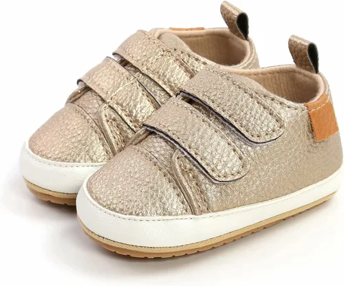 Vista 4 de GAISUMMI - Zapatos de bebé para niños y niñas, tipo botas altas de piel sintética, suela de goma antideslizante, zapatos de cuna, planos, unisex