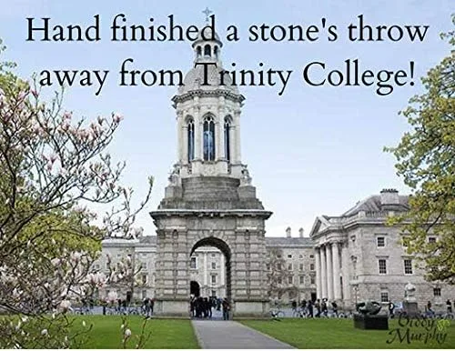 Vista 4 de Pendientes de nudo de la Trinidad de plata de ley irlandesa, hechos en Irlanda