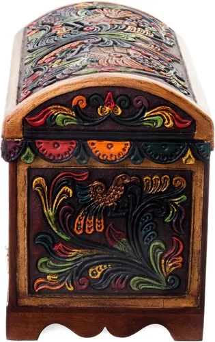 Vista 5 de NOVICA Joyero de cuero y madera de cedro con temática de animales, multicolor, 'Shimmering Hawk