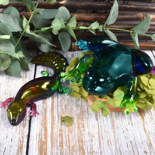 Vista 3 de Moldes de silicona de animales, 3 moldes de resina 3D con formas realistas de caracol, rana y lagarto, moldes de resina epoxi, escritorio de pared