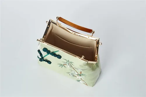 Vista 2 de Bolso bordado clásico chino para mujer, bolso de mano con borla y colgante