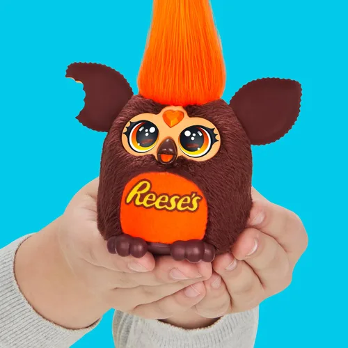 Vista 3 de FURBY Furblets REESE'S - Taza de mantequilla de maní pequeña de felpa electrónica de 3 pulgadas, juguetes de caramelo para niños de 6 años