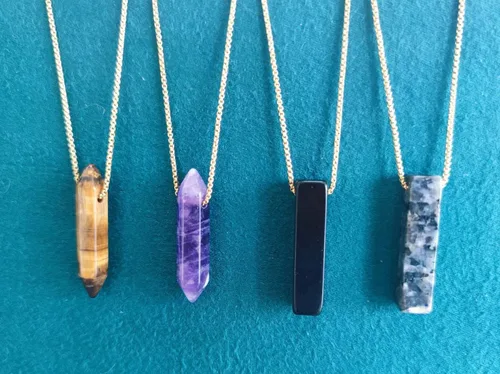 Vista 4 de XIANNVXI 4 piezas de collar de cadena chapada en oro de 14 quilates para hombres y mujeres, amatista, obsidiana, ojo de tigre, labradorita, collar