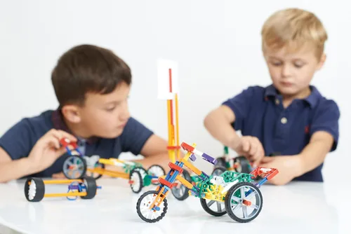 Vista 3 de K'NEX Educación - STEM Explorations: Vehículos Building Set ' Kid Construction Play, Creative Building' Edades 8+