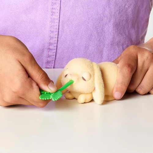 Vista 9 de Little Live Pets Paquete de juego de conejito bebé, colección de familia sorpresa de conejo mamá, regalos de Pascua desplegables interactivos