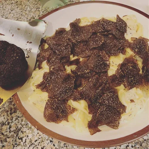 Vista 8 de Aceite de trufa negra, súper concentrado, totalmente natural, aderezo para ensaladas de condimentos de comida gourmet, aceite de trufa, 3.38 onzas