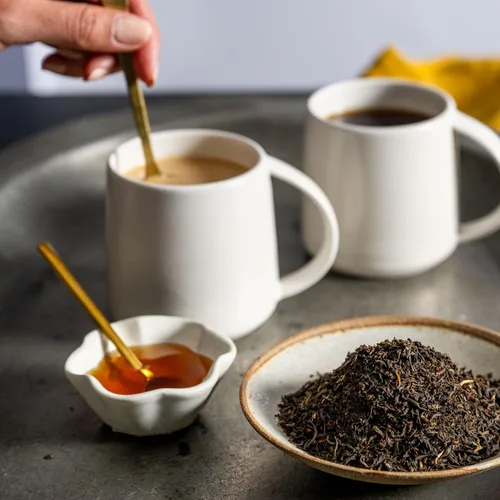 Vista 7 de Rishi Tea Té de desayuno inglés orgánico de hojas sueltas de té negro puro, energizante y con cafeína, ideal para té caliente o helado - 4 onzas