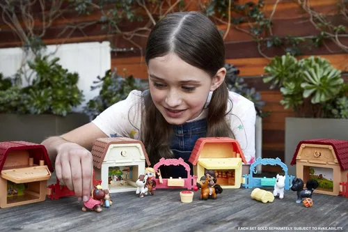 Vista 2 de Mattel Spirit Untamed - Mini juego con figura de personaje pequeño, caballo y 3 accesorios, tema de festival con desembalaje sorpresa