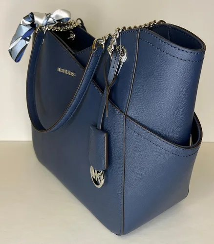 Vista 9 de Michael Kors Jet Set Travel Large Chain Shoulder Tote bundled with Large Continental Wallet and Purse Hook