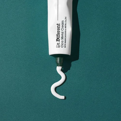 Vista 5 de Dr.Different Cica Metal Cream - Crema facial calmante Madecassoside para piel dañada, reparación y regeneración con cobre y zinc, tratamiento