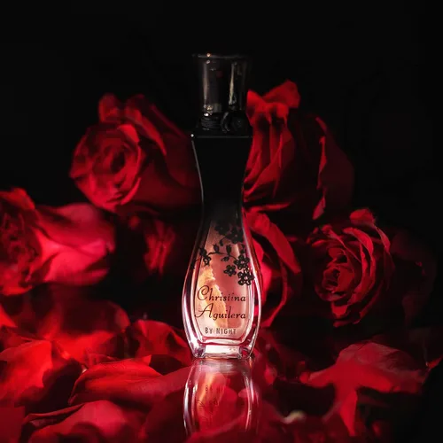 Vista 6 de Christina Aguilera By Night, Perfume para mujer, Eau de Parfum en aerosol, 0.5 fl. oz.