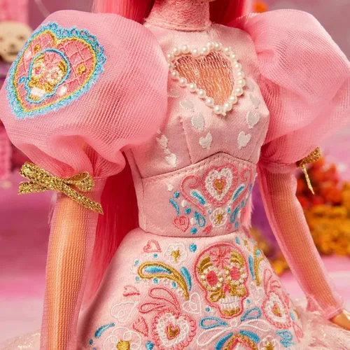Vista 3 de Barbie 2023 Día De Muertos x Muñeca Magnolia Rosa Edición Limitada, HJX16