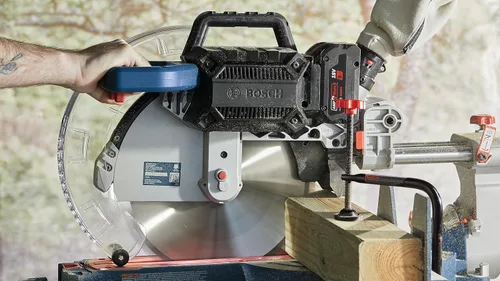 Vista 9 de BOSCH GCM18V-12SDN PROFACTOR™ Sierra ingletadora deslizante de doble bisel de 18V y 12 pulgadas (herramienta desnuda)