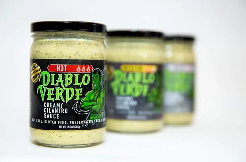 Vista 5 de Diablo Verde Salsa, galardonada, salsa cremosa de cilantro, nivel de calor caliente, (paquete de 2) botella de 12.5 onzas, hecha con cilantro, ajo