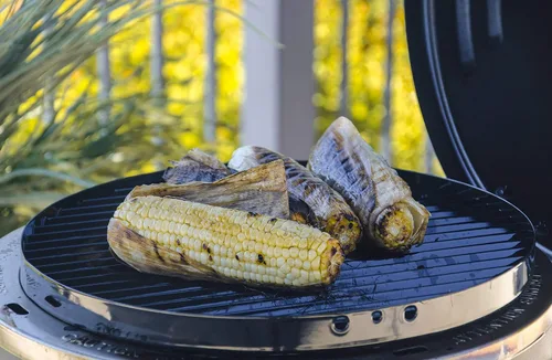 Vista 8 de Charbroil The Big Easy® TRU-Infrared 3-en-1 ahumador, asador y parrilla a gas, negro - 14101550