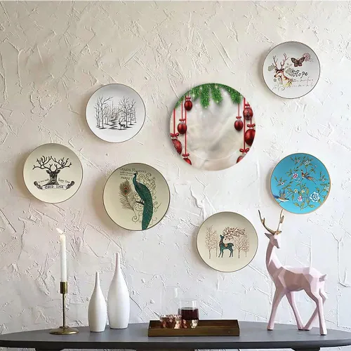 Vista 5 de Platos de cerámica, platos de cerámica decorativos de Navidad, cintas de bolas rojas, 8 pulgadas, platos decorativos para el hogar, multicolor