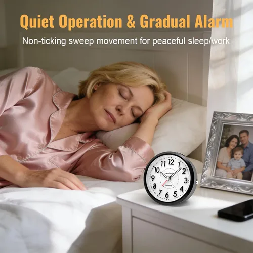 Vista 4 de Lamisola Reloj de escritorio pequeño, funciona con pilas, reloj despertador analógico compacto para dormitorio, oficina en casa, baño, cocina