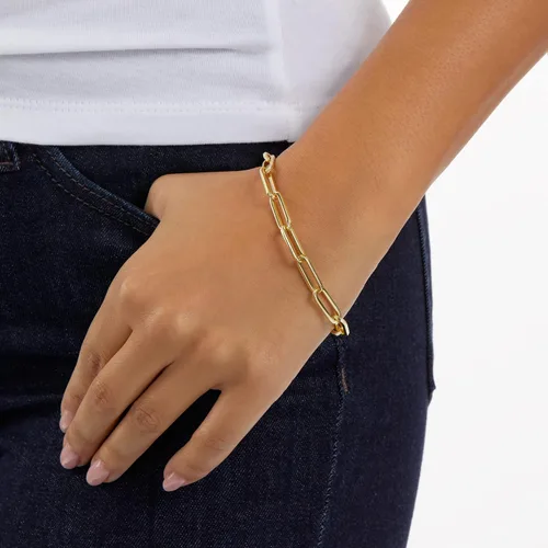 Vista 2 de Tienda Essentials Pulsera de eslabones de cadena gruesa chapada en oro o plata de 14 quilates de 7.5 pulgadas
