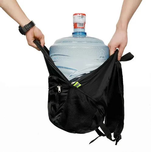 Vista 3 de Mochila plegable impermeable para senderismo, mochila de día para viajes al aire libre, negra