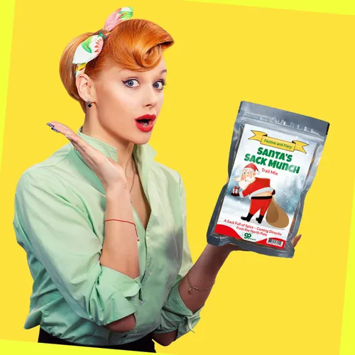 Vista 8 de Santa's Sack Munch Spicy Trail Mix - Divertido diseño de Papá Noel de luna - Regalos comestibles para hombres - Mezcla picante, fabricado