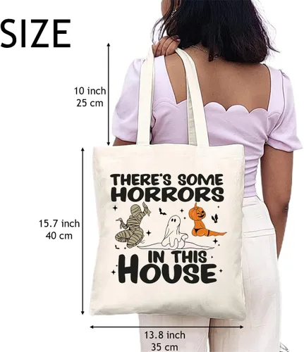 Vista 2 de Bolsa de lona de Halloween para mujer, con texto en inglés "There Some Horrors in this House", bolsa de compras ecológica
