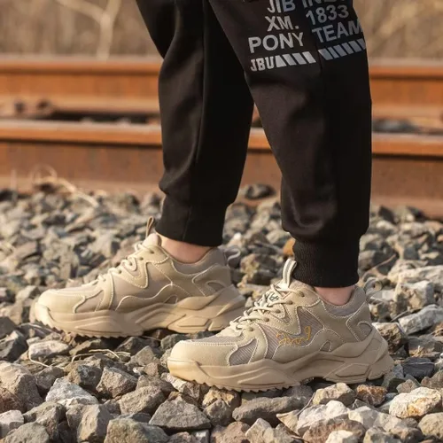 Vista 4 de Zapatos de punta de acero para hombres y mujeres, ligeros, indestructibles, a prueba de pinchazos, cómodos zapatos de seguridad para uso industrial