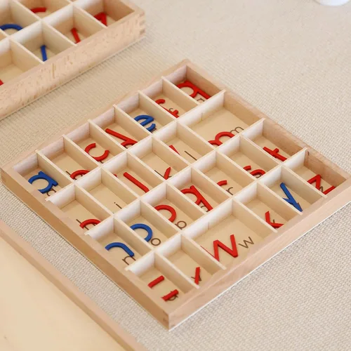 Vista 2 de MONTESSORI OUTLET Caja pequeña del alfabeto móvil (letras minúsculas) - Solo caja, no contiene letras