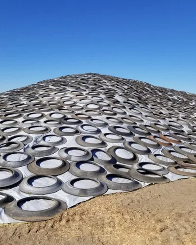 Vista 5 de Farm Plastic Supply - Cubierta de ensilaje reforzada con cuerda negra/blanca - 6 mil - (25' x 10') - Plástico de polietileno resistente