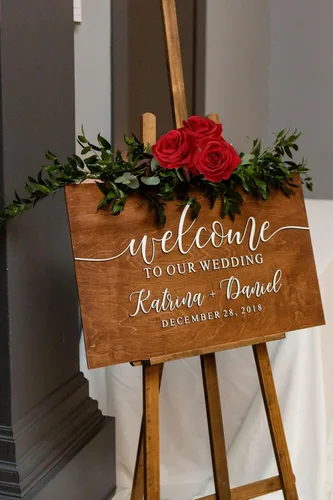 Vista 7 de IPOPU 6 rosas artificiales de seda de color rojo profundo con hojas falsas de tallo largo, rosas artificiales de tallo largo adecuadas para bodas