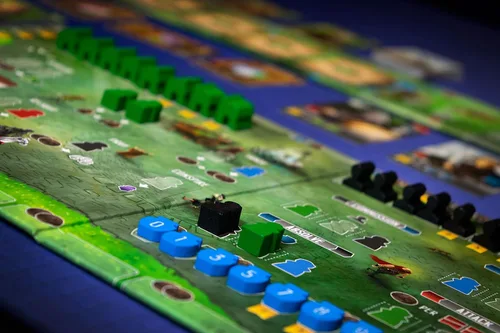Vista 9 de Renegade Game Studios Paladins of The West Kingdom - Juego de mesa de estrategia, 1-4 jugadores, colocación de trabajadores, mayores de 12 años