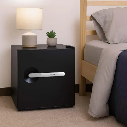 Vista 4 de Frigidaire Refrigerador compacto retro de 1.6 pies cúbicos, NEGRO