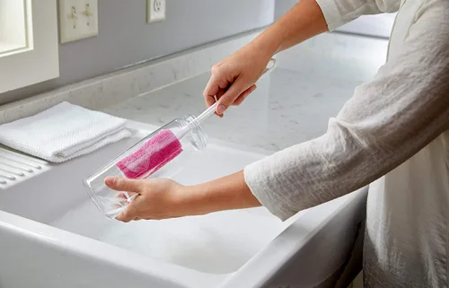 Vista 7 de Scotch-Brite Limpiador de botellas de agua, seguro en vidrio, plástico y acero inoxidable (paquete de 2)