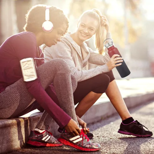 Vista 6 de Neihepal Botellas de agua aisladas de 20 onzas a granel, paquete de 2 botellas deportivas de doble pared de acero inoxidable con tapa de asa, termo