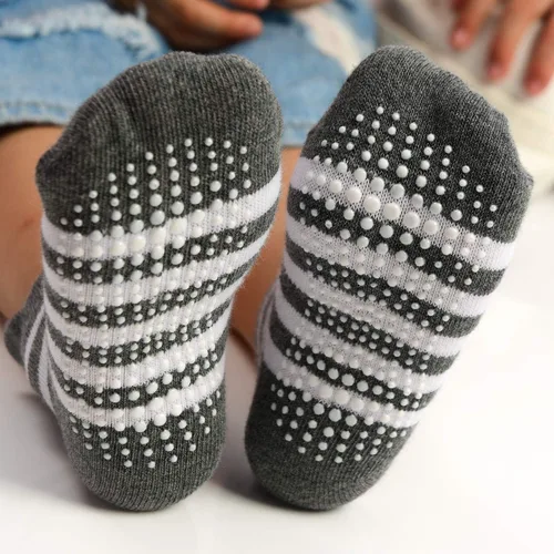 Vista 5 de Calcetines de tobillo antideslizantes antideslizantes con agarres para bebés, niños y niñas