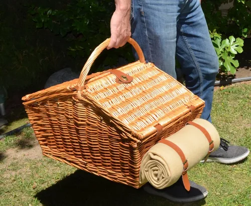 Vista 5 de Picnic at Ascot Huntsman - Cesta de picnic estilo inglés con servicio para 4 y manta - London Plaid