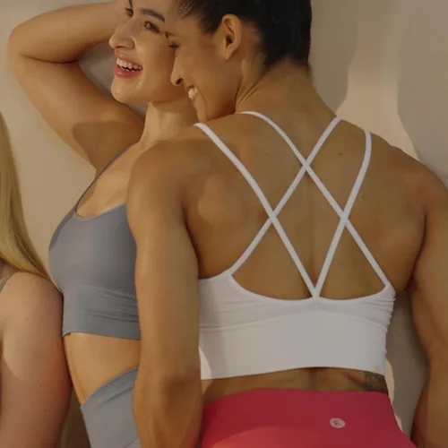 Vista 2 de Evercute Cross Back Sport Bras Padded Strappy Criss Cross Cropped Bras for Yoga Workout Fitness Low Impact