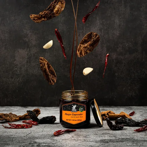 Vista 2 de FUEGO MEXIKA Paquete de 3 Salsas Mexicanas Gourmet Esenciales - Kit de Salsas Premium - Mango y Habanero - Morita y Chipotle con Ajo - Habanero
