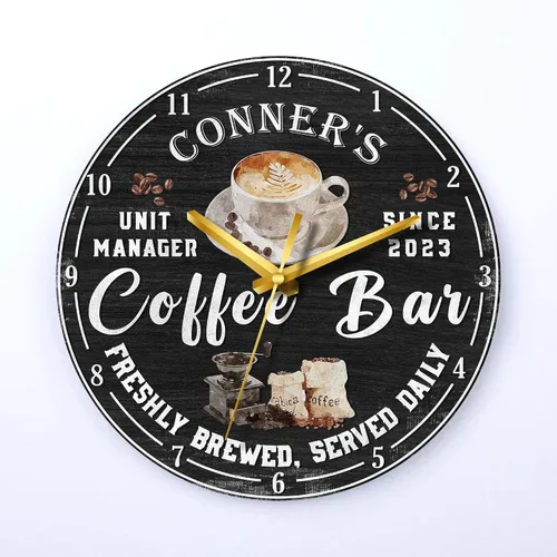 Vista 9 de V VIBEPY Reloj de madera de barra de café impreso en 2D, decoración personalizada de mesa de café, accesorios de barra de café, relojes de madera