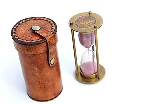 Vista 7 de Reloj de arena de latón con cita inspiradora de Thoreau Temporizador de arena atemporal con funda de cuero de primera calidad Elegante