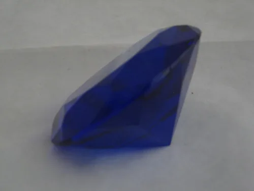 Vista 2 de 1 pisapapeles de cristal azul oscuro con forma de diamante de 3.15 pulgadas (3.150 in)