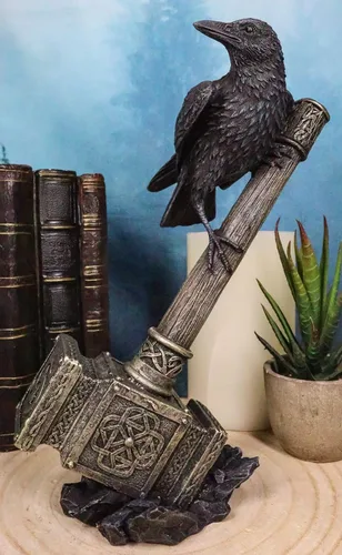 Vista 8 de Ebros Gift Huginn Muninn Odin Raven posado en el martillo de Thor Mjolnir con símbolo de runas y triple cuerno Skaldenmet Figura decorativa nórdica