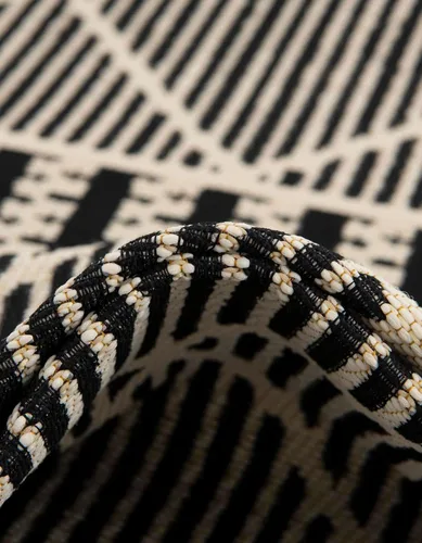 Vista 6 de Unique Loom Outdoor Trellis Collection - Alfombra de área - Dalyan (2 x 3 pies, rectangular, negro/natural)