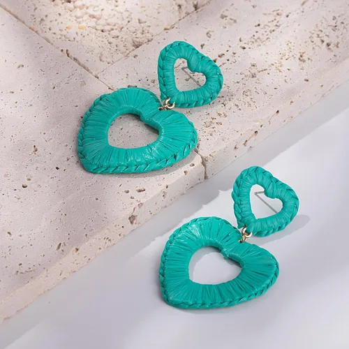 Vista 9 de Aretes de rafia de corazón, bonitos aretes bohemios, hechos a mano, joyería de amor de verano para mujer