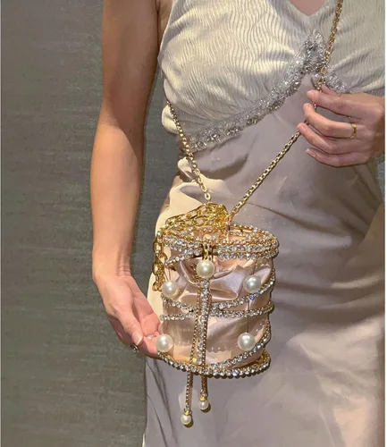 Vista 2 de Bolso bandolera metálico de lujo con diamantes de imitación para mujer, diseño de cadena de perlas 2025, ideal para vacaciones, fiestas, bodas