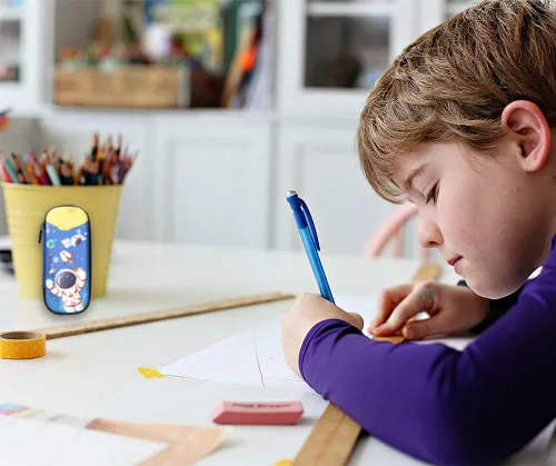 Vista 4 de Estuche para lápices para niños, bolsa de almacenamiento de dibujos animados de EVA 3D, soporte para bolígrafos para niños y escuelas, caja